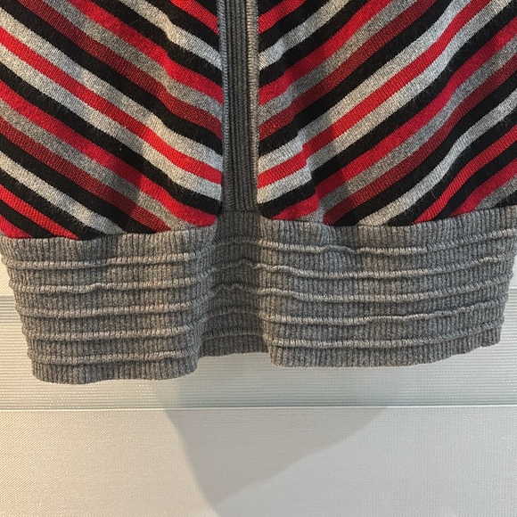 Cache V-Neck Sweater - Red, Black, Gray Stripes - Picture 7 of 7
